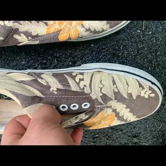 Vans Era Vault LX x Van Doren "Maroon & Hawaiian" - Picture 7 of 8